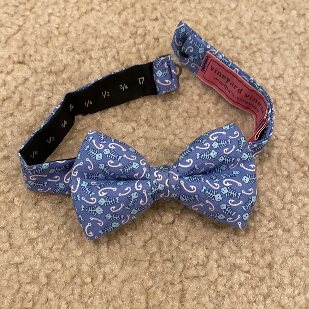Vineyard Vines boys bow tie